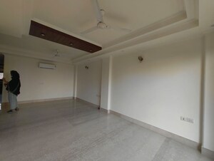 Room in 3 BHK Builder Floor at Nehru Enclave – for Rent
