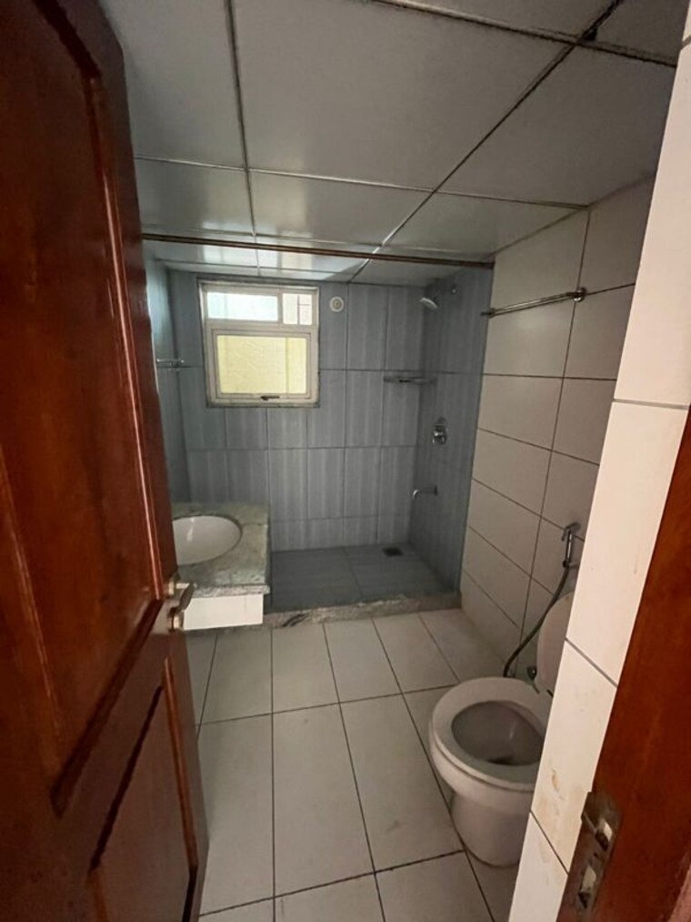 Bathroom, marvel-diva-2 3 Bedroom 1885 Sq.Ft. Apartment In Magarpatta City Pune 9951152