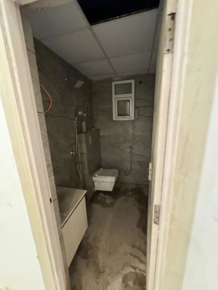 Bathroom, sector 73 1 Bedroom 596 Sq.Ft. Builder Floor In Sector 73 Noida 9950507