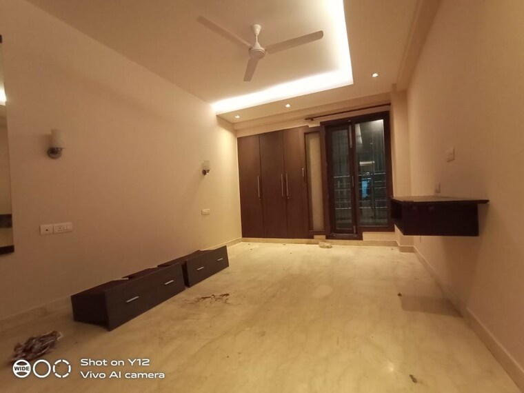 Room, greater kailash ii 4 Bedroom 300 Sq.Yd. Builder Floor In Greater Kailash ii Delhi 9951495