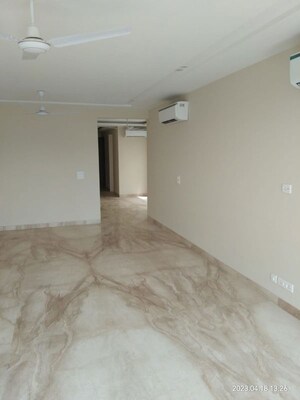 Room in 4 BHK Builder Floor at Greater Kailash ii – for Rent