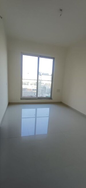 Room in 4 BHK Apartment at Kapur Bawdi – for Sale