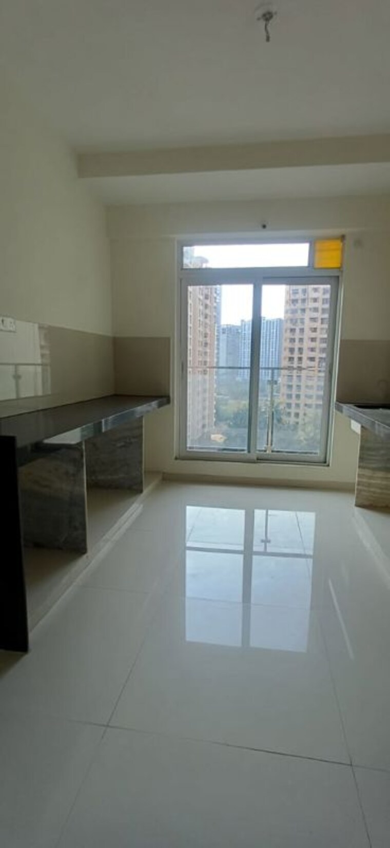 Kitchen, kapur bawdi 4 Bedroom 2100 Sq.Ft. Apartment In Kapur Bawdi Thane 9951504