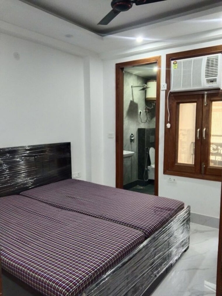 Room, saket 1 Bedroom 500 Sq.Ft. Builder Floor In Saket Delhi 9951519