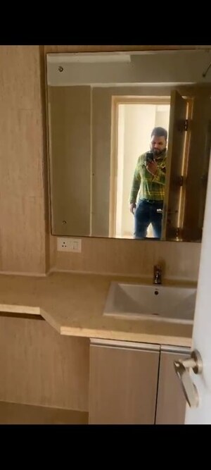 Furnished Amenities in 3 BHK Apartment at DLF The Skycourt, Sector 86 – for Sale