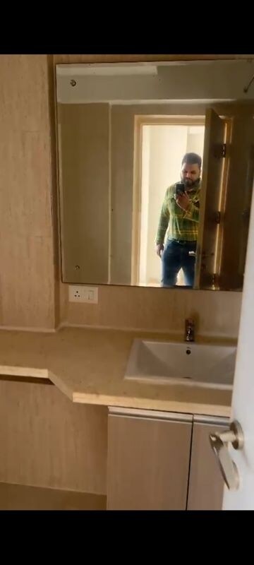 Furnished Amenities in 3 BHK Apartment at DLF The Skycourt, Sector 86 – for Sale