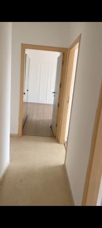 Room in 3 BHK Apartment at DLF The Skycourt, Sector 86 – for Sale