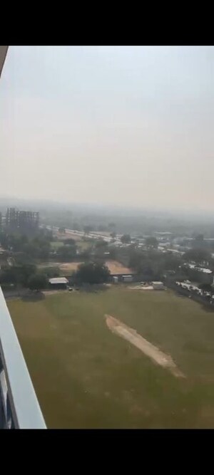 Swimming Pool in 3 BHK Apartment at DLF The Skycourt, Sector 86 – for Sale