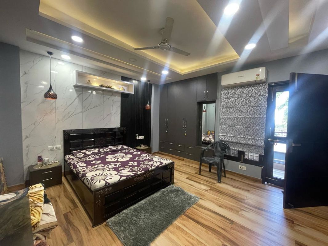 3 BHK + Pooja Room Builder Floor For Sale in Unitech South City 1