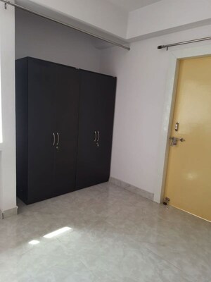 Room in 2 BHK Apartment at Ratu Basti – for Rent