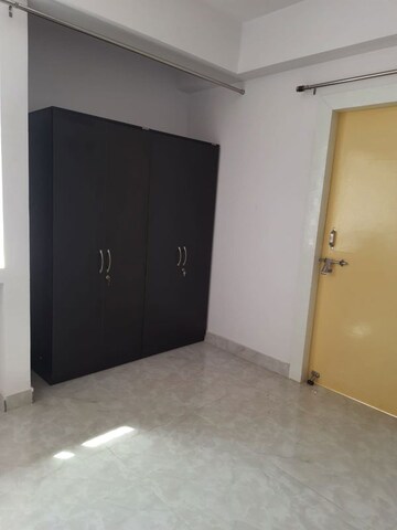 Room in 2 BHK Apartment at Ratu Basti – for Rent