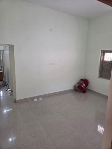 Room in 2 BHK Apartment at Ratu Basti – for Rent