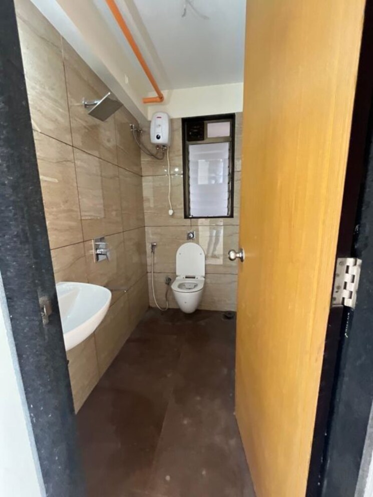 Bathroom, chandak-34-park-estate 2 Bedroom 658 Sq.Ft. Apartment In Goregaon West Mumbai 9951600