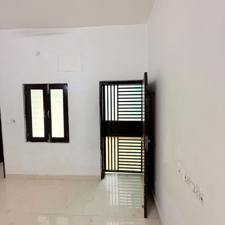 Room, rwa-apartments-sector-108 3 Bedroom 200 Sq.Ft. Villa In Sector 108 Noida 9951743