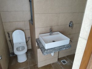 Master Bedroom in 3 BHK Apartment at Kalpataru Immensa, Kolshet Road – for Rent