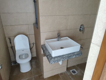 Master Bedroom in 3 BHK Apartment at Kalpataru Immensa, Kolshet Road – for Rent