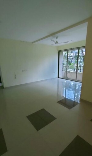 Room in 2.5 BHK Apartment at Oberoi Realty Splendor Grande, Andheri East – for Rent