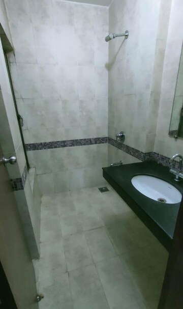 Bathroom in 2.5 BHK Apartment at Oberoi Realty Splendor Grande, Andheri East – for Rent