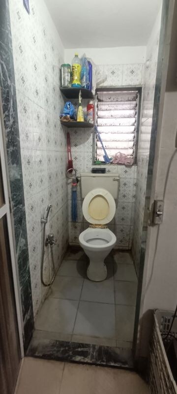 Bathroom in 1 BHK Apartment at Vakola – for Rent