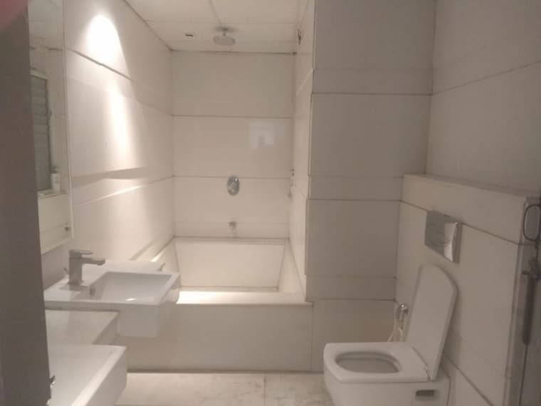 Bathroom, puri-pranayam 3.5 Bedroom 2184 Sq.Ft. Apartment In Sector 82 Faridabad 9951737