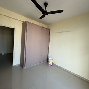 Room in 3 BHK Apartment at Pyramid Altia, Sector 70 – for Rent