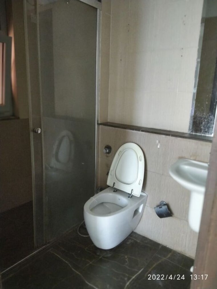 Bathroom, db-woods 4 Bedroom 2450 Sq.Ft. Apartment In Goregaon East Mumbai 9951915