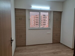 Room in 2 BHK Apartment at Prithvi Proximus, Hadapsar – for Rent