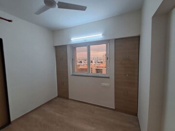 Room in 2 BHK Apartment at Prithvi Proximus, Hadapsar – for Rent