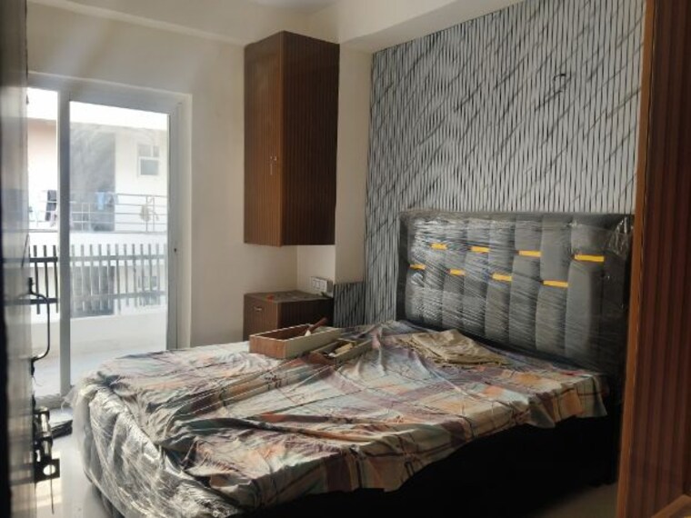 Bedroom, sunshine-apartments-sector-73 2 Bedroom 1050 Sq.Ft. Builder Floor In Sector 73 Noida 9951400