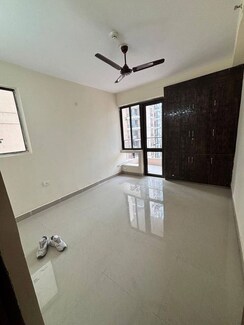 3 BHK + Servant Room Apartment For Sale in Amrapali Heartbeat City