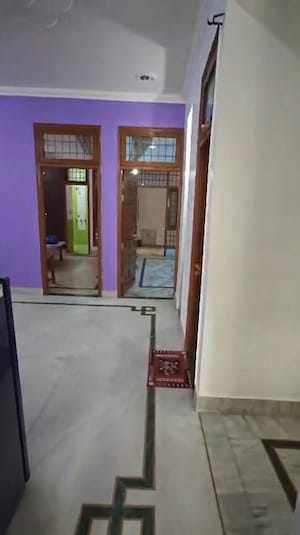 Room in 2 BHK Builder Floor at Gomti Nagar – for Rent