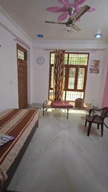 Living Room in 2 BHK Builder Floor at Gomti Nagar – for Rent