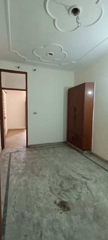 Room in 3 BHK Independent House at Rohini Sector 8 – for Sale
