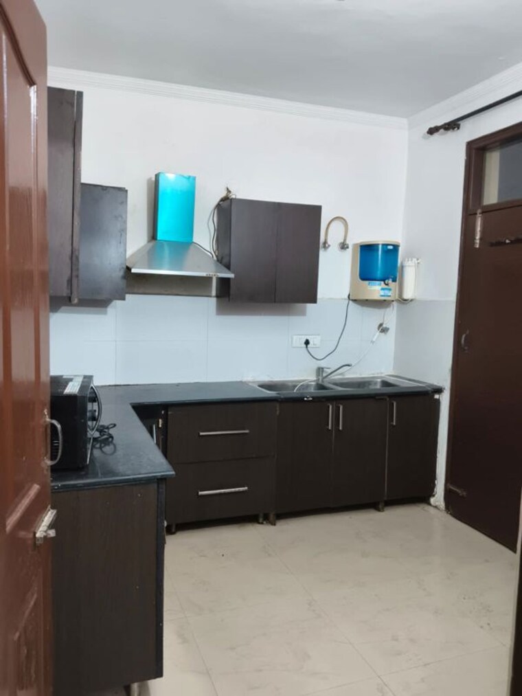 Kitchen, vip road 3 Bedroom 1600 Sq.Ft. Apartment In Vip Road Zirakpur 9952181