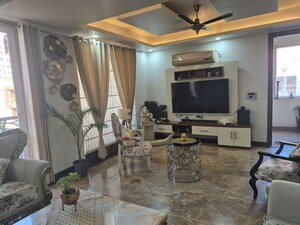 Living Room in 2 BHK Builder Floor at Mohit House, Sushant Lok I – for Rent