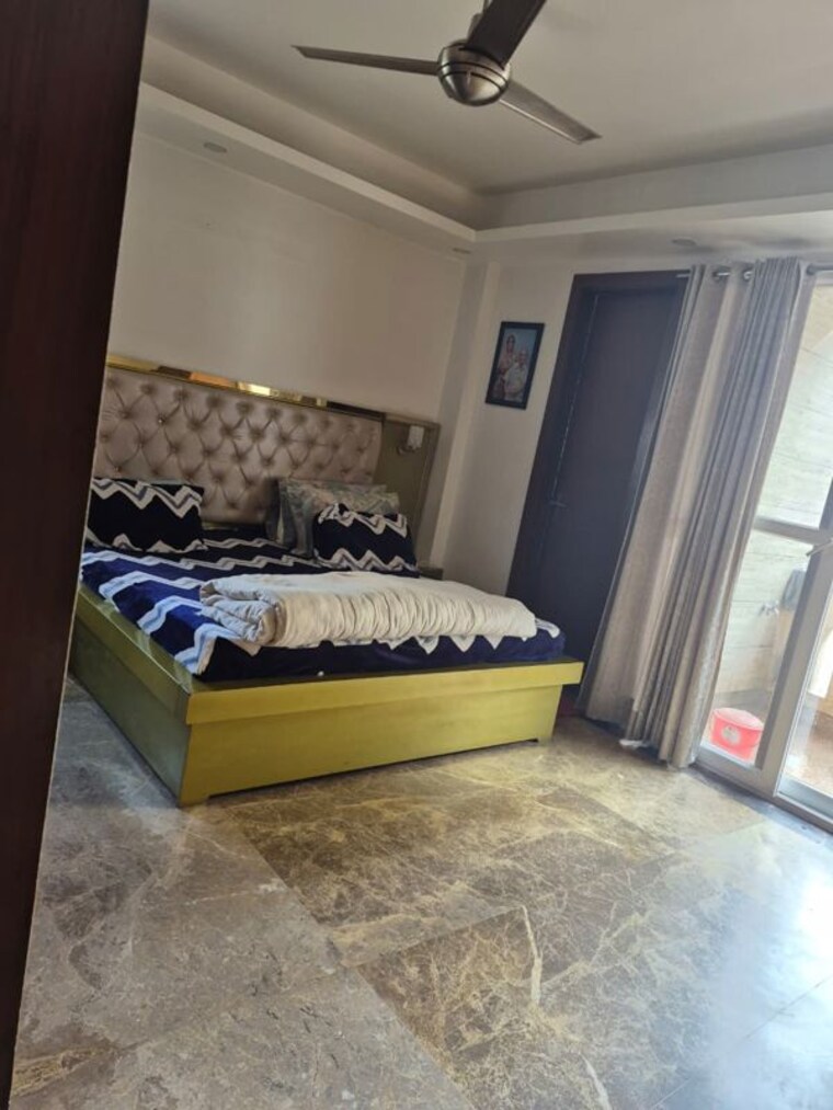 Bedroom, mohit-house 2 Bedroom 2000 Sq.Ft. Builder Floor In Sushant Lok I Gurgaon 9952189