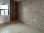 1 Rk  + Extra Room 450 Sq.Ft. Independent House in RWA Apartments Sector 27