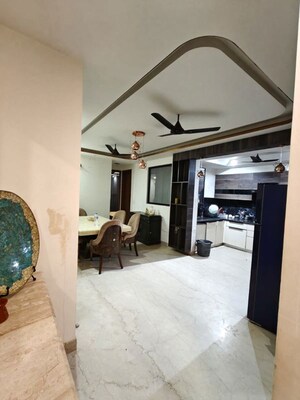 Kitchen in 3 BHK Builder Floor at DLF City Phase IV, Dlf Phase iv – for Rent