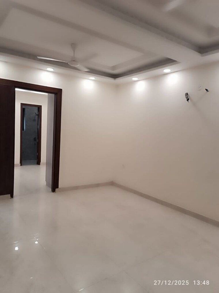 Room, puri-kohinoor 3 Bedroom 155 Sq.Yd. Builder Floor In Sector 89 Faridabad 9952323