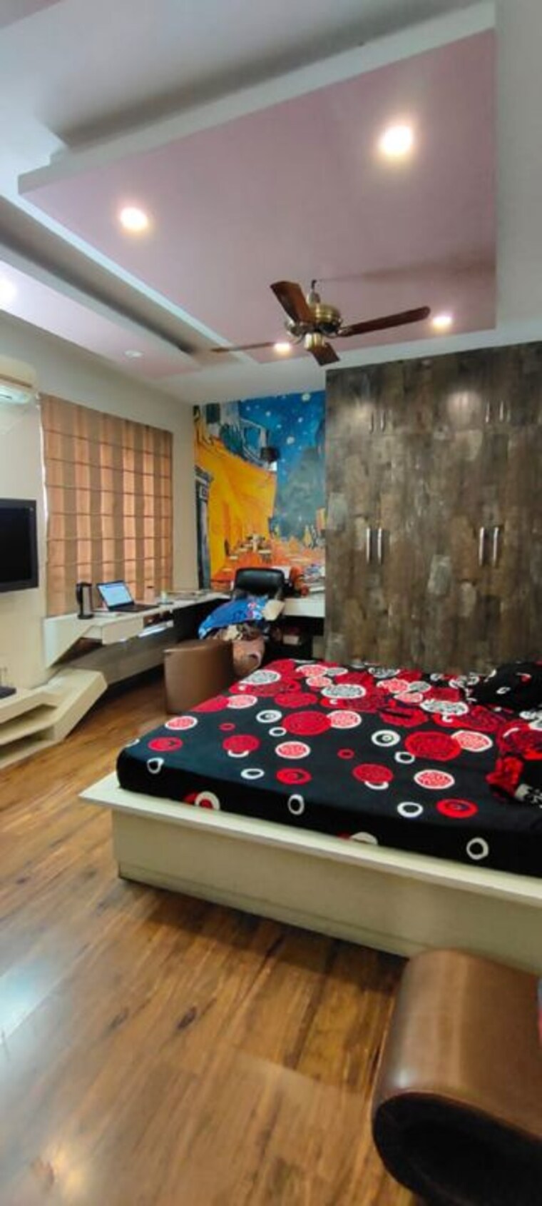 Bedroom, puri-pranayam 4 Bedroom 3080 Sq.Ft. Apartment In Sector 82 Faridabad 9952180