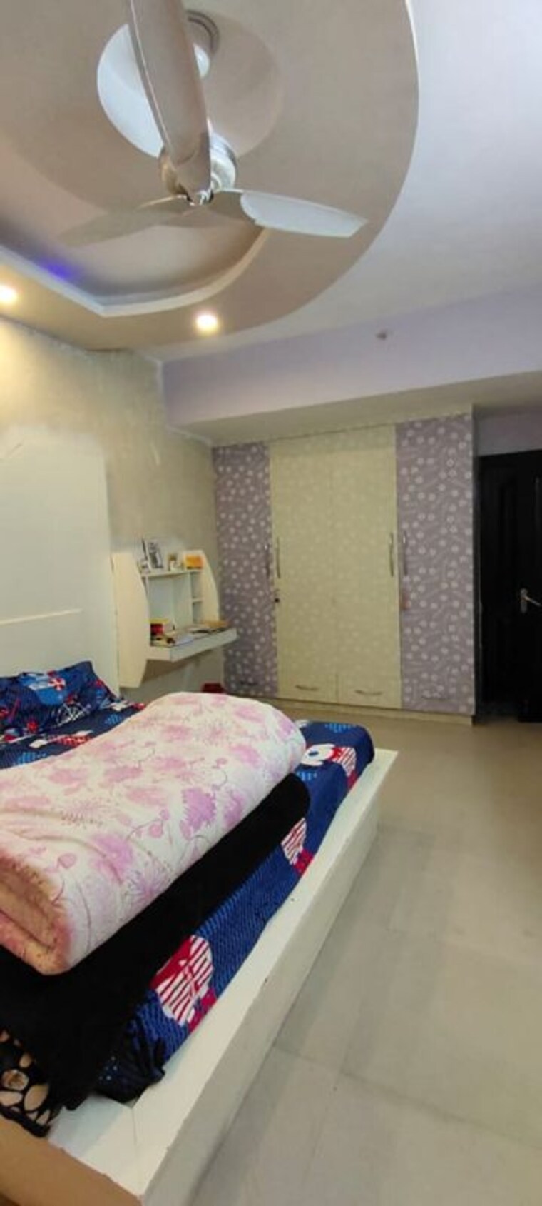 Bedroom, puri-pranayam 4 Bedroom 3080 Sq.Ft. Apartment In Sector 82 Faridabad 9952180