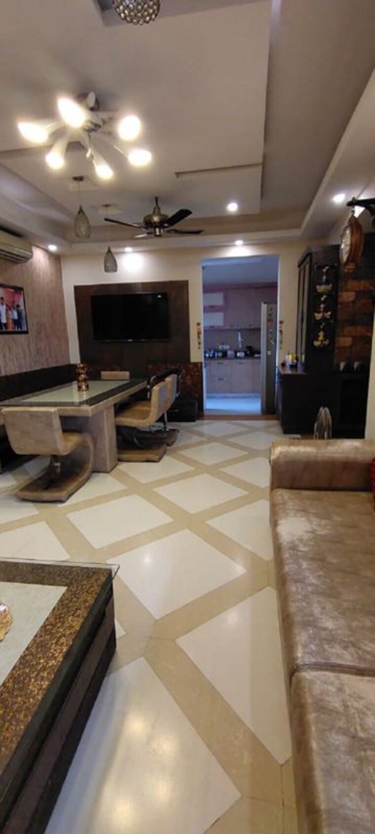Living Room, puri-pranayam 4 Bedroom 3080 Sq.Ft. Apartment In Sector 82 Faridabad 9952180