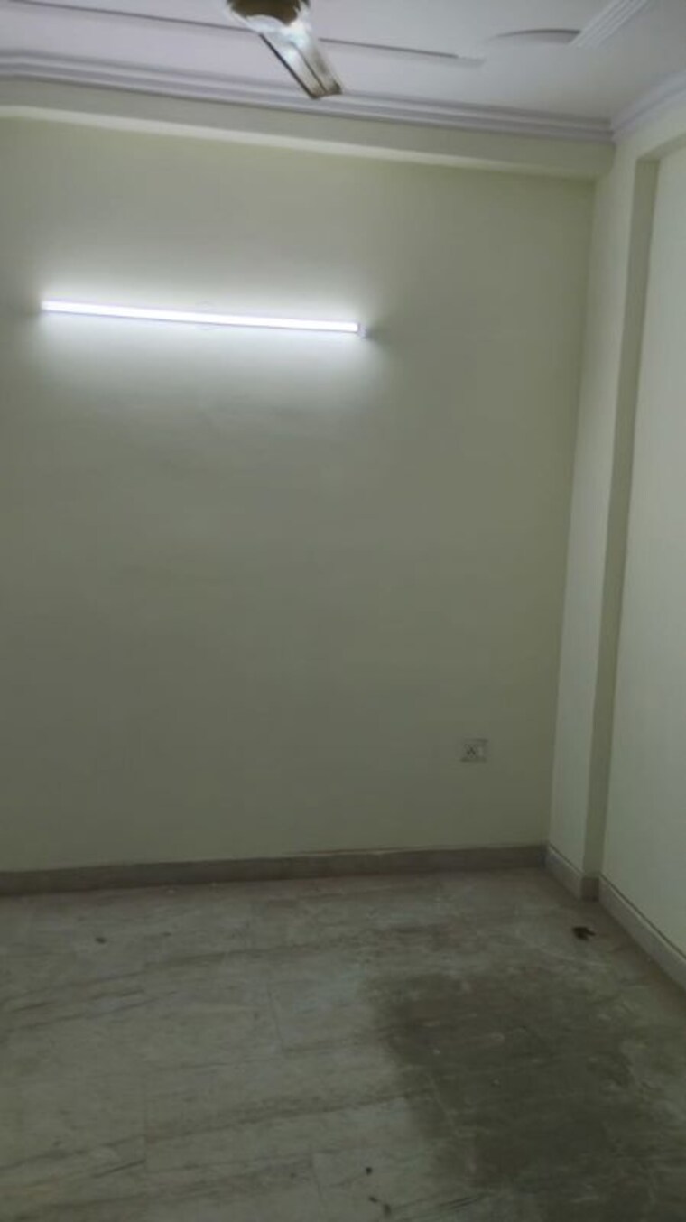 Room, govindpuri 2 Bedroom 570 Sq.Ft. Apartment In Govindpuri Delhi 9952352