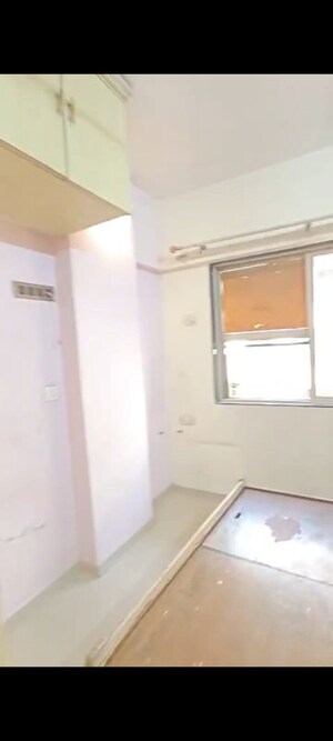 Furnished Amenities in 1 BHK Apartment at Bhoomi Gokul, Goregaon East – for Rent
