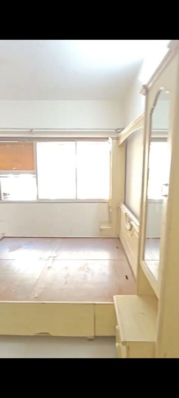 Furnished Amenities in 1 BHK Apartment at Bhoomi Gokul, Goregaon East – for Rent