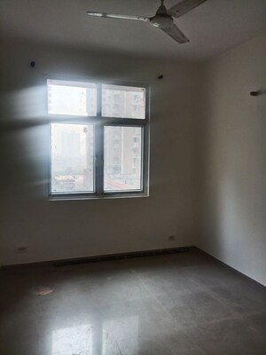 Room in 3 BHK Apartment at Mahagun Mywoods III, Sector 16c Greater Noida – for Rent