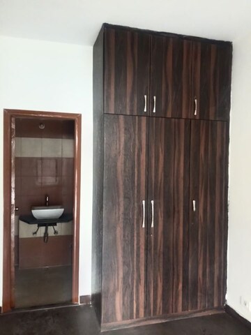 Furnished Amenities in 3 BHK Apartment at Mahagun Mywoods III, Sector 16c Greater Noida – for Rent