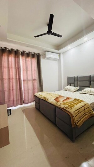 Bedroom in 2 BHK Builder Floor at Super Mart 1, Sector 27 – for Rent