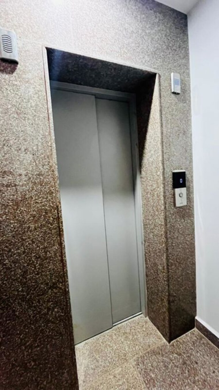 undefined, super-mart-1 2 Bedroom 1200 Sq.Ft. Builder Floor In Sector 27 Gurgaon 9952416