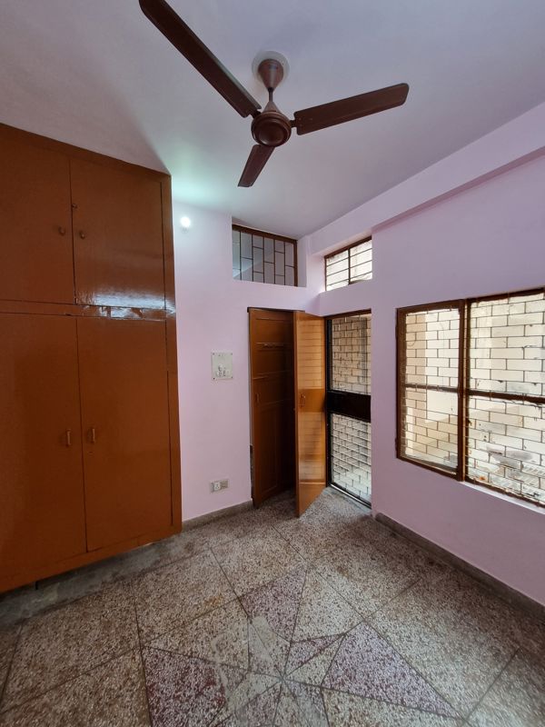 2 BHK Independent House For Rent in RWA Apartments Sector 26